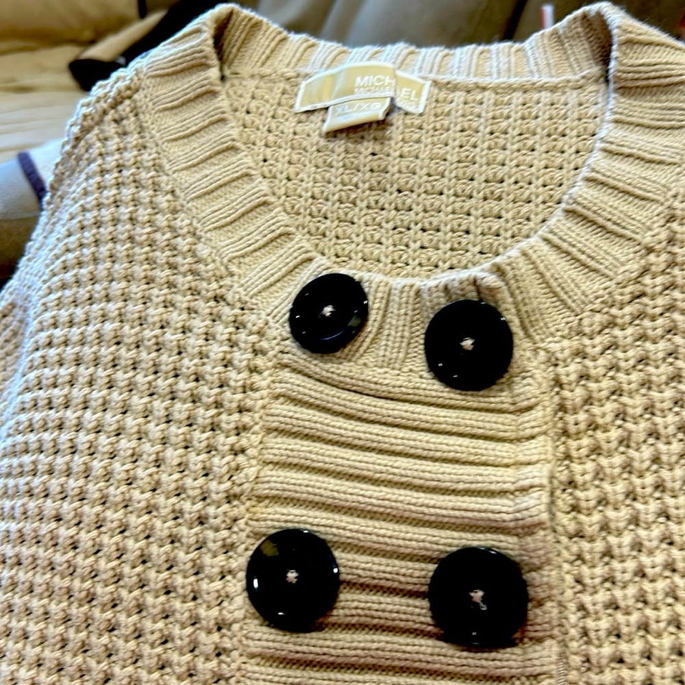 Like new snap button vest sweater.